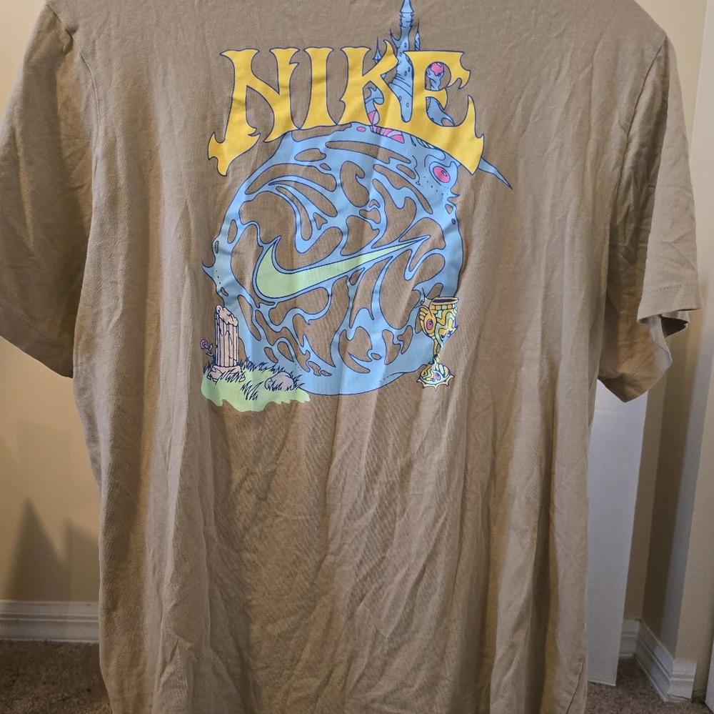 Have a Nike Haze Mystic Magic Fantasy t-shirt size XL